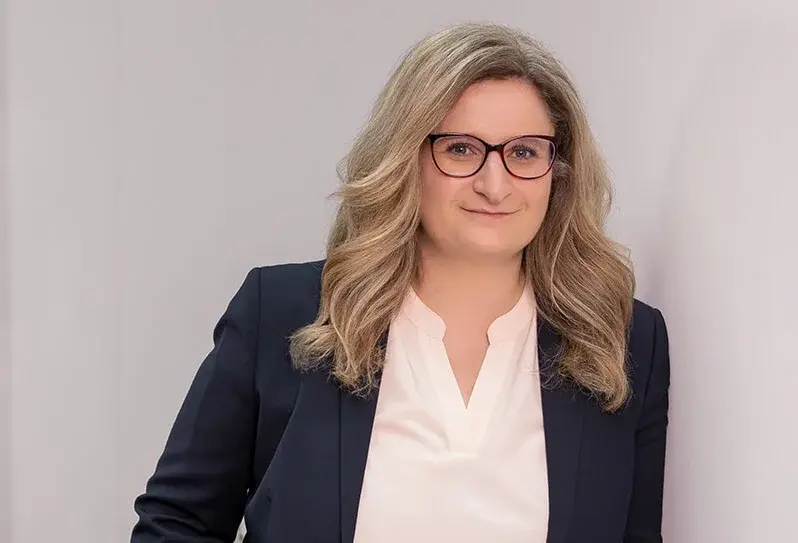 Porträt von Prof. Dr. Miriam Bird