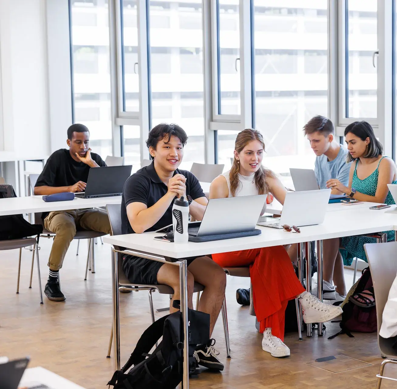 tum-campus-heilbronn-summer-school People sitting in a lecture